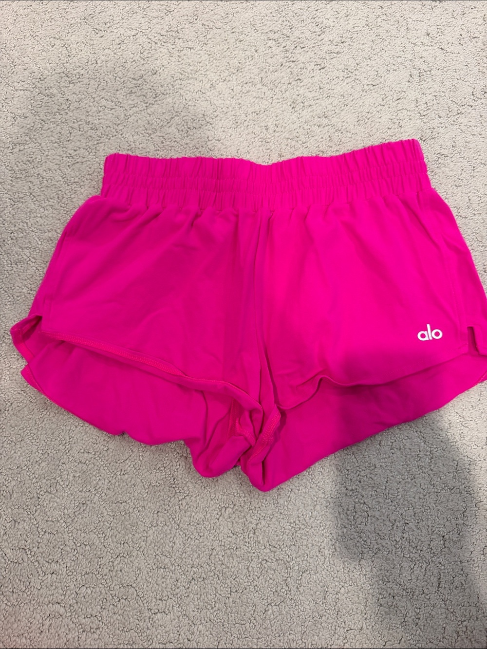 ALO Yoga XS Like New Hot Pink Athletic Shorts